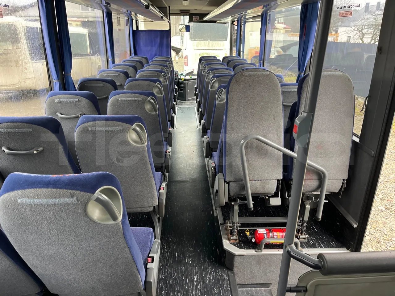 Setra S317UL UL - Euro3 - 220kW - 13.850mt - forward view middle aisle