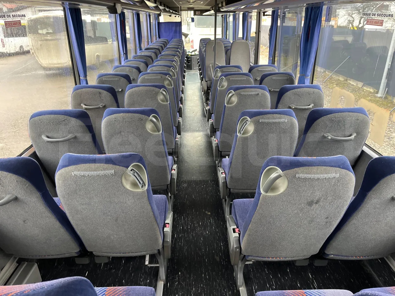 Setra S317UL UL - Euro3 - 220kW - 13.850mt - forward view all seats last row height