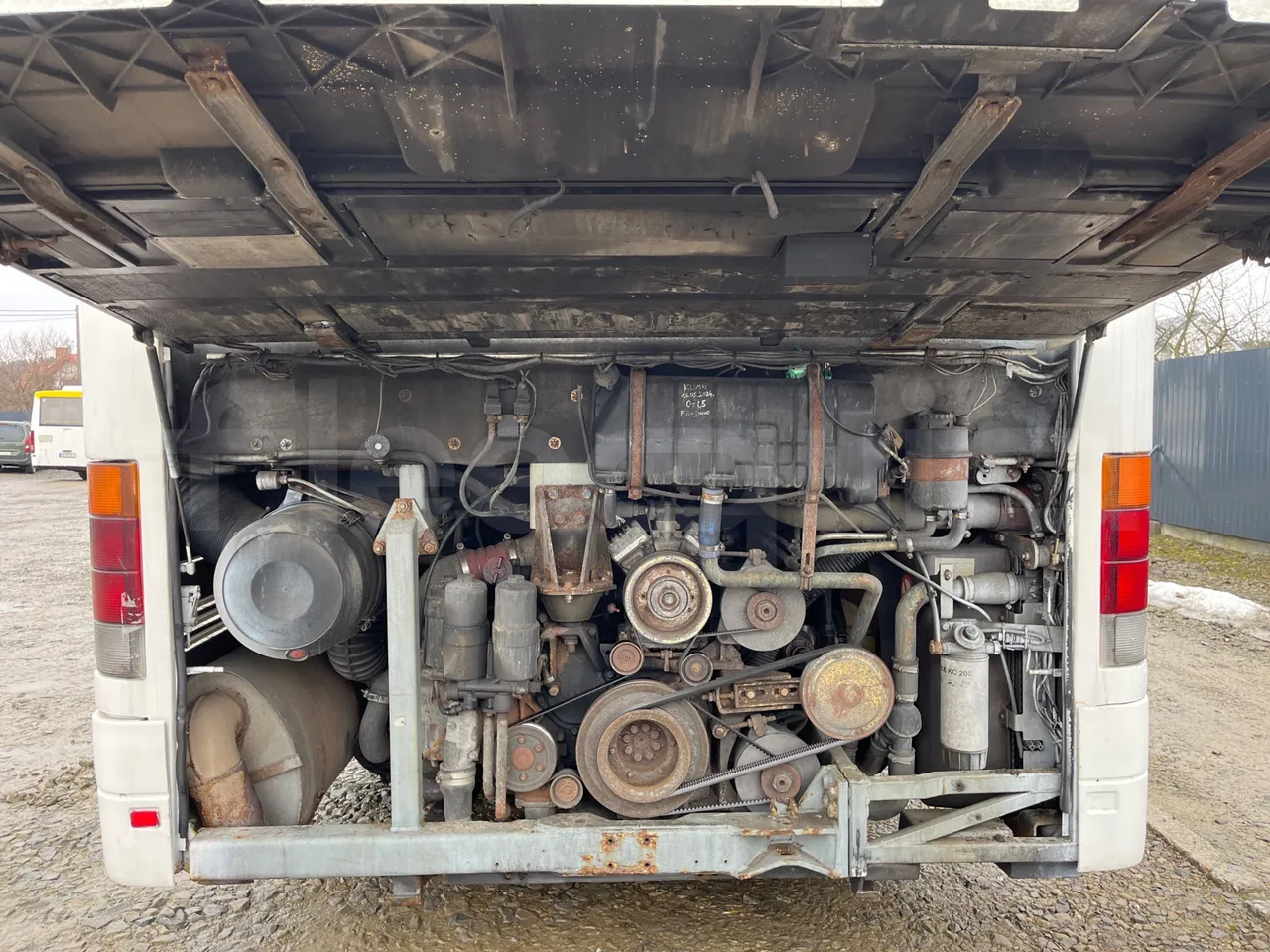 Setra S317UL UL - Euro3 - 220kW - 13.850mt - rear hatch open