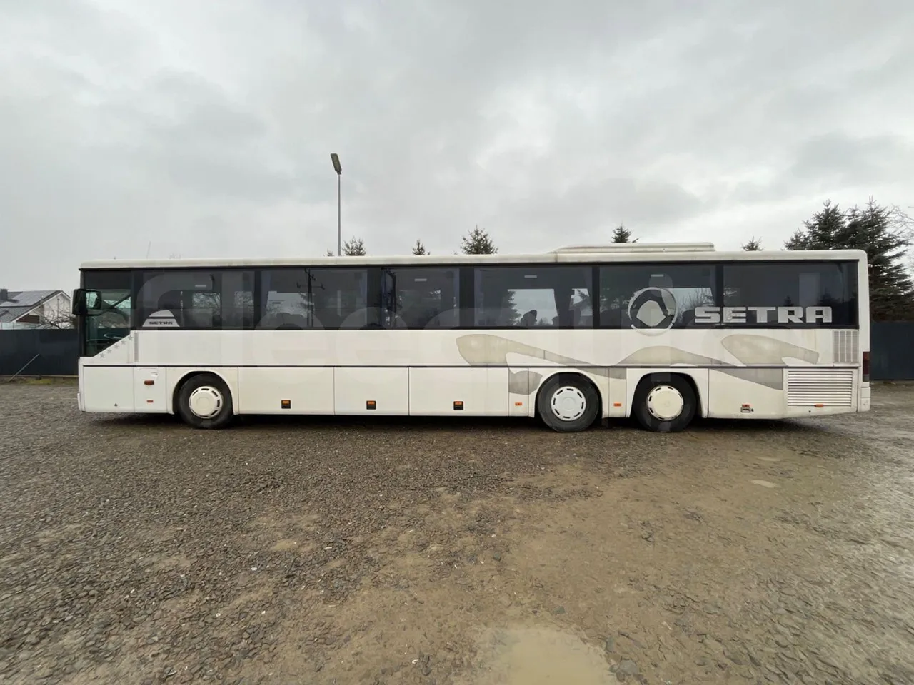 Setra S317UL UL - Euro3 - 220kW - 13.850mt - left side photo