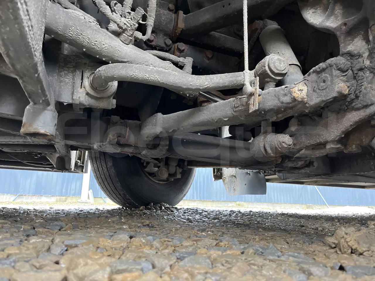 Setra S317UL UL - Euro3 - 220kW - 13.850mt - front axle left side