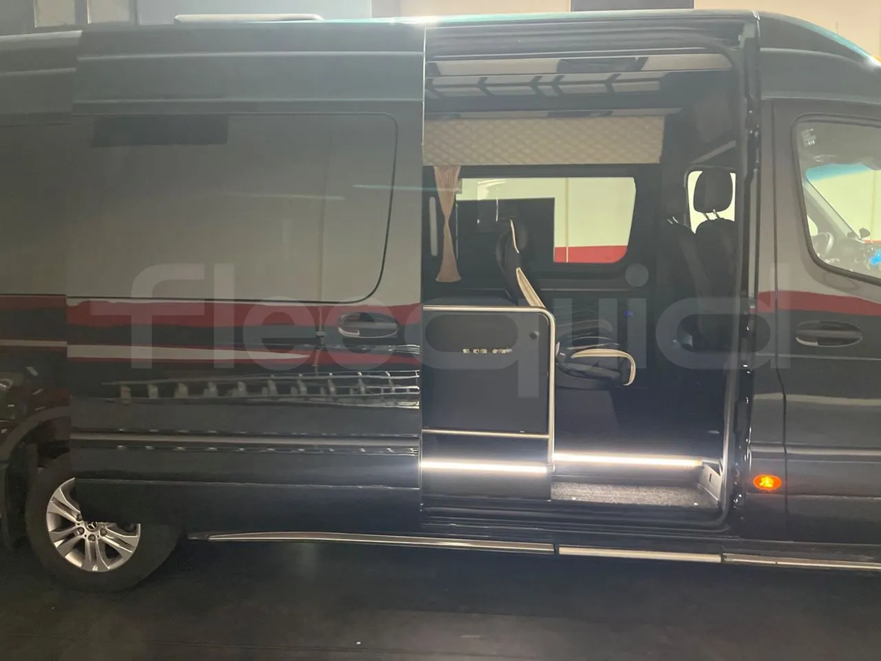 Mercedes-Benz Sprinter 906BB35 - Euro 6 - 140 kW - 5.900 mt - front door 3 open