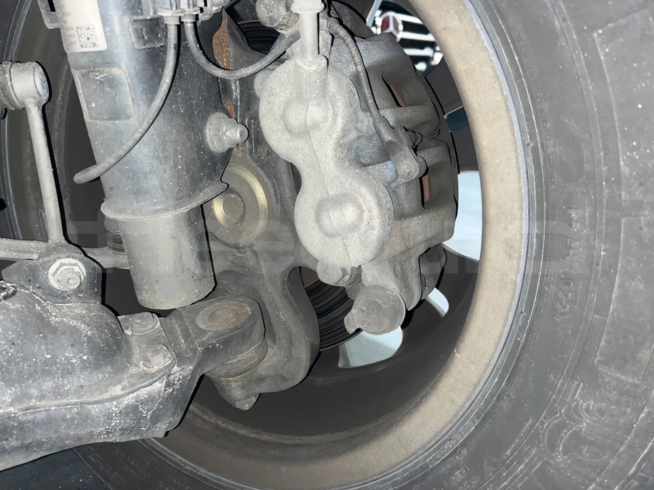 Mercedes-Benz Sprinter 906BB35 - Euro 6 - 140 kW - 5.900 mt - front brake calipers left