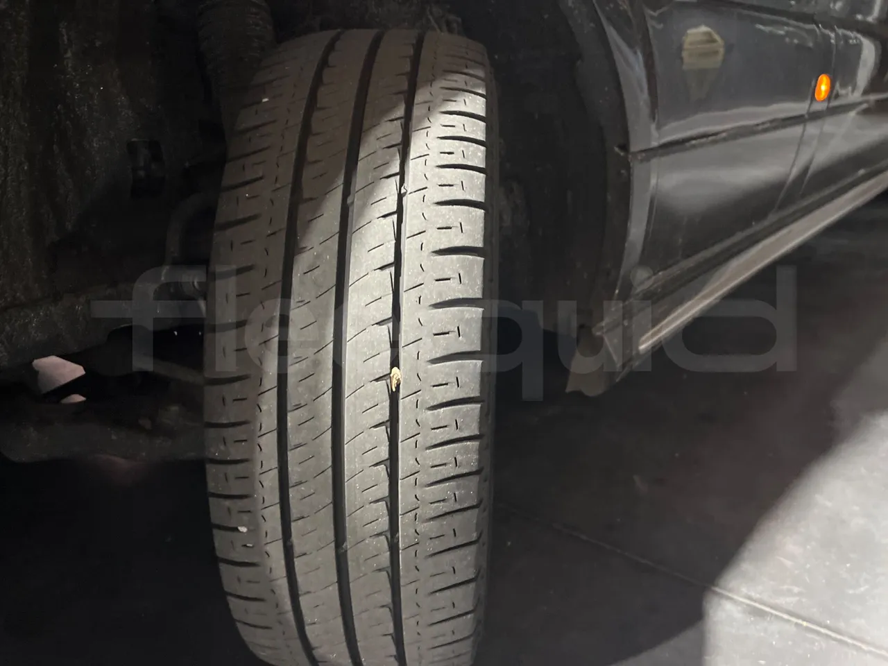 Mercedes-Benz Sprinter 906BB35 - Euro 6 - 140 kW - 5.900 mt - tread condition front tires right