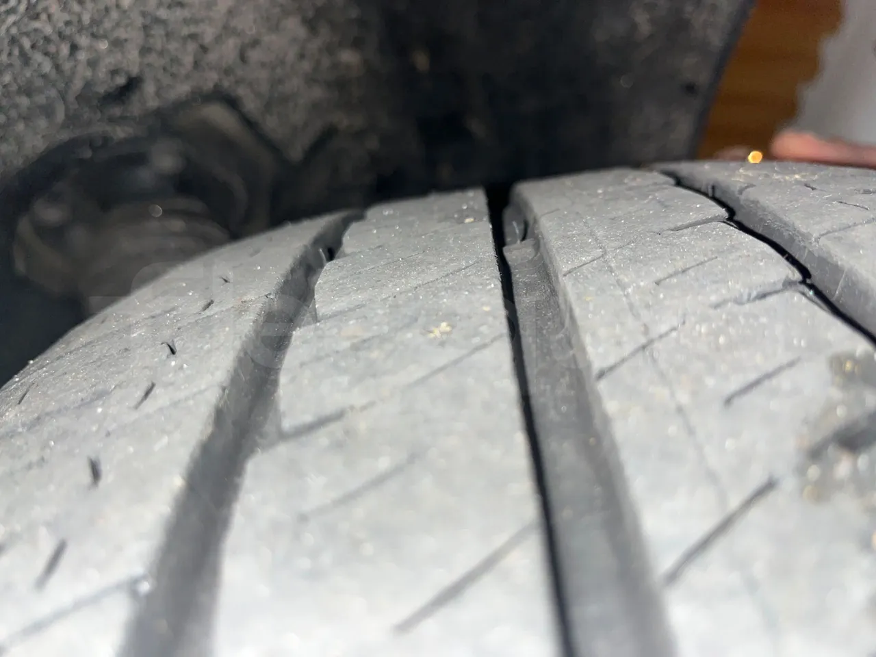 Mercedes-Benz Sprinter 906BB35 - Euro 6 - 140 kW - 5.900 mt - tread condition second axle tires left