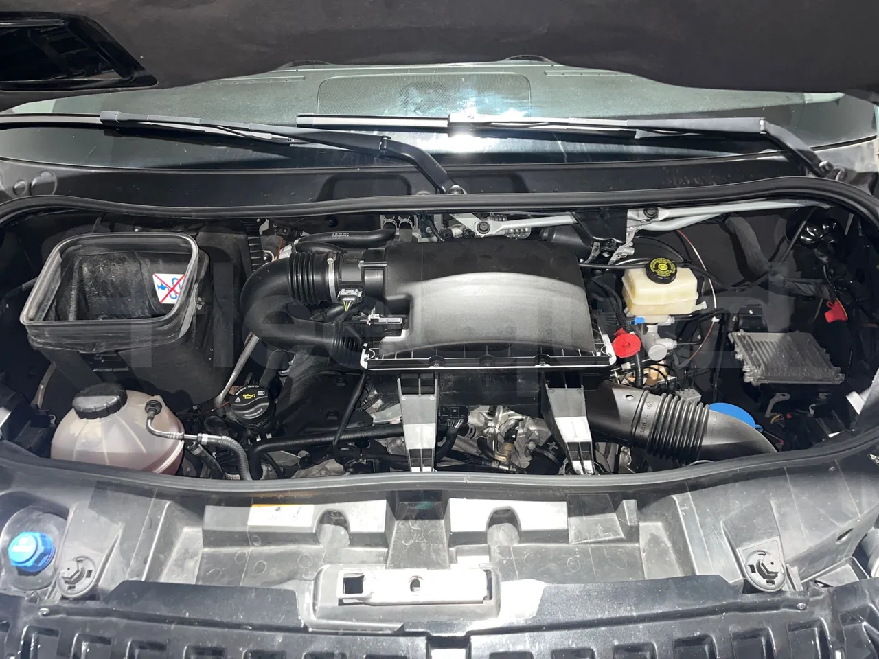 Mercedes-Benz Sprinter 906BB35 - Euro 6 - 140 kW - 5.900 mt - rear hatch open