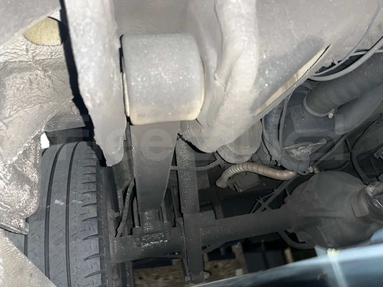 Mercedes-Benz Sprinter 906BB35 - Euro 6 - 140 kW - 5.900 mt - axle 2 shock absorbers 2 left