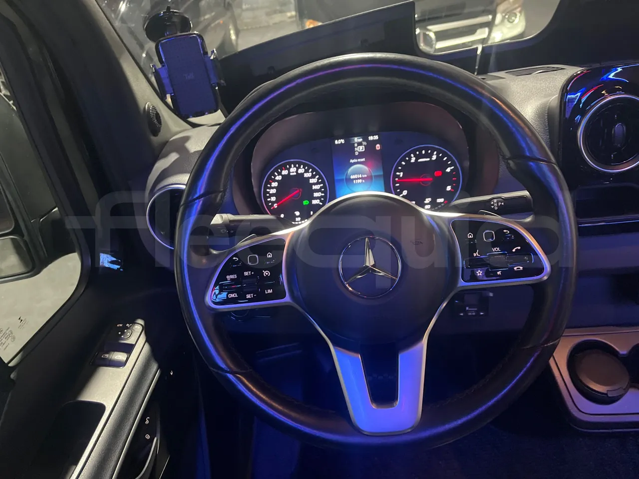 Mercedes-Benz Sprinter 906BB35 - Euro 6 - 140 kW - 5.900 mt - steering wheel photo