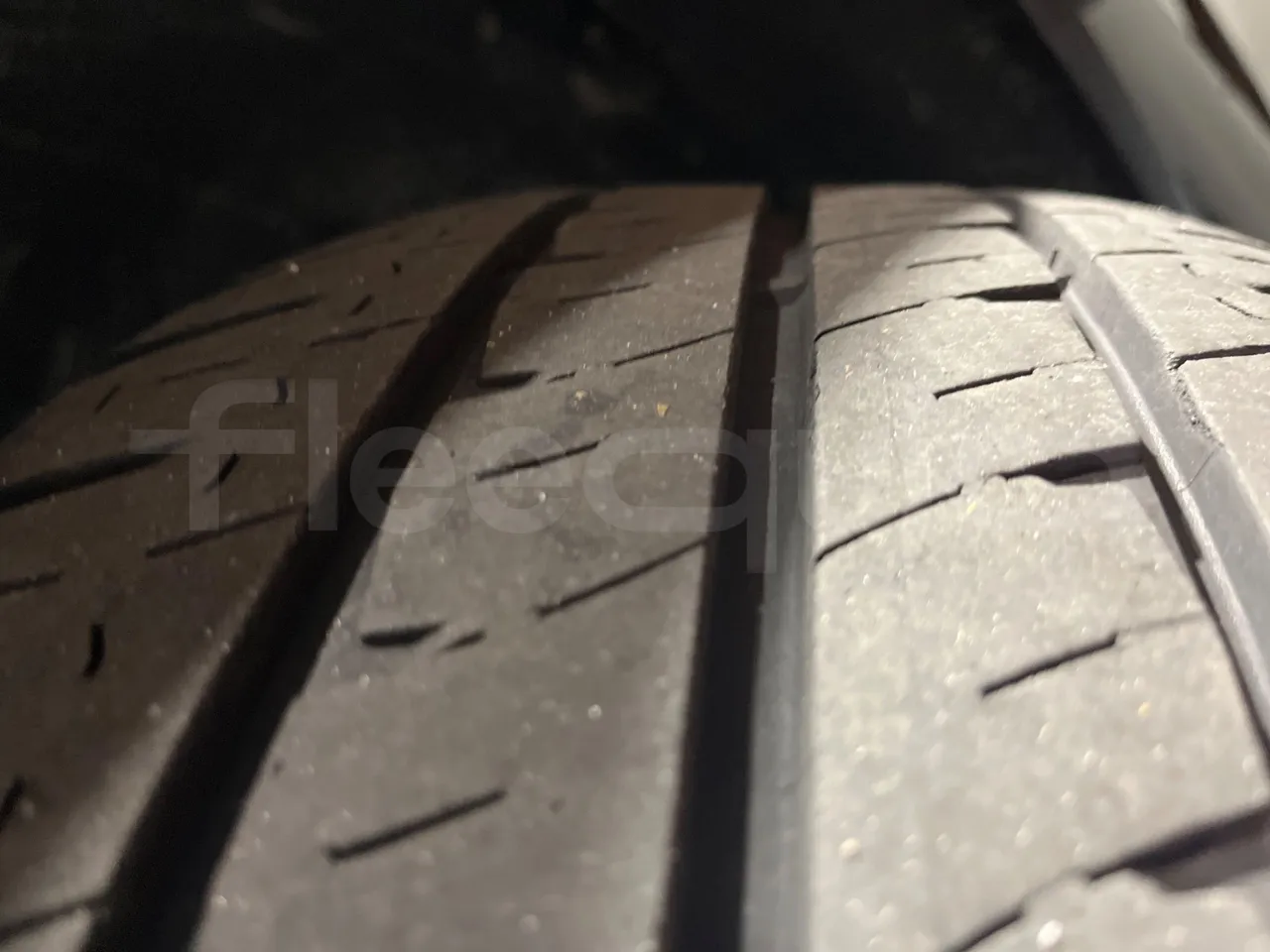 Mercedes-Benz Sprinter 906BB35 - Euro 6 - 140 kW - 5.900 mt - rear left tire photo
