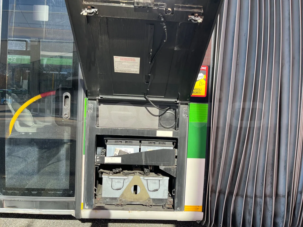 Mercedes-Benz O 530 G- 3P - Euro5 - 260kW - 17.940mt - external compartments photo