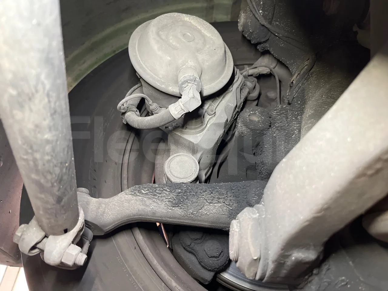 Mercedes-Benz O 530 G- 3P - Euro5 - 260kW - 17.940mt - front brake calipers right