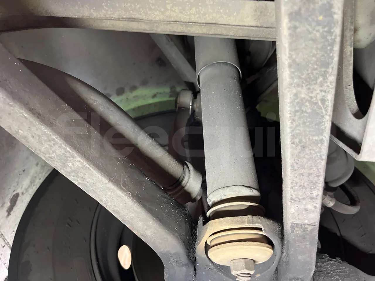 Mercedes-Benz O 530 G- 3P - Euro5 - 260kW - 17.940mt - front shock absorbers left