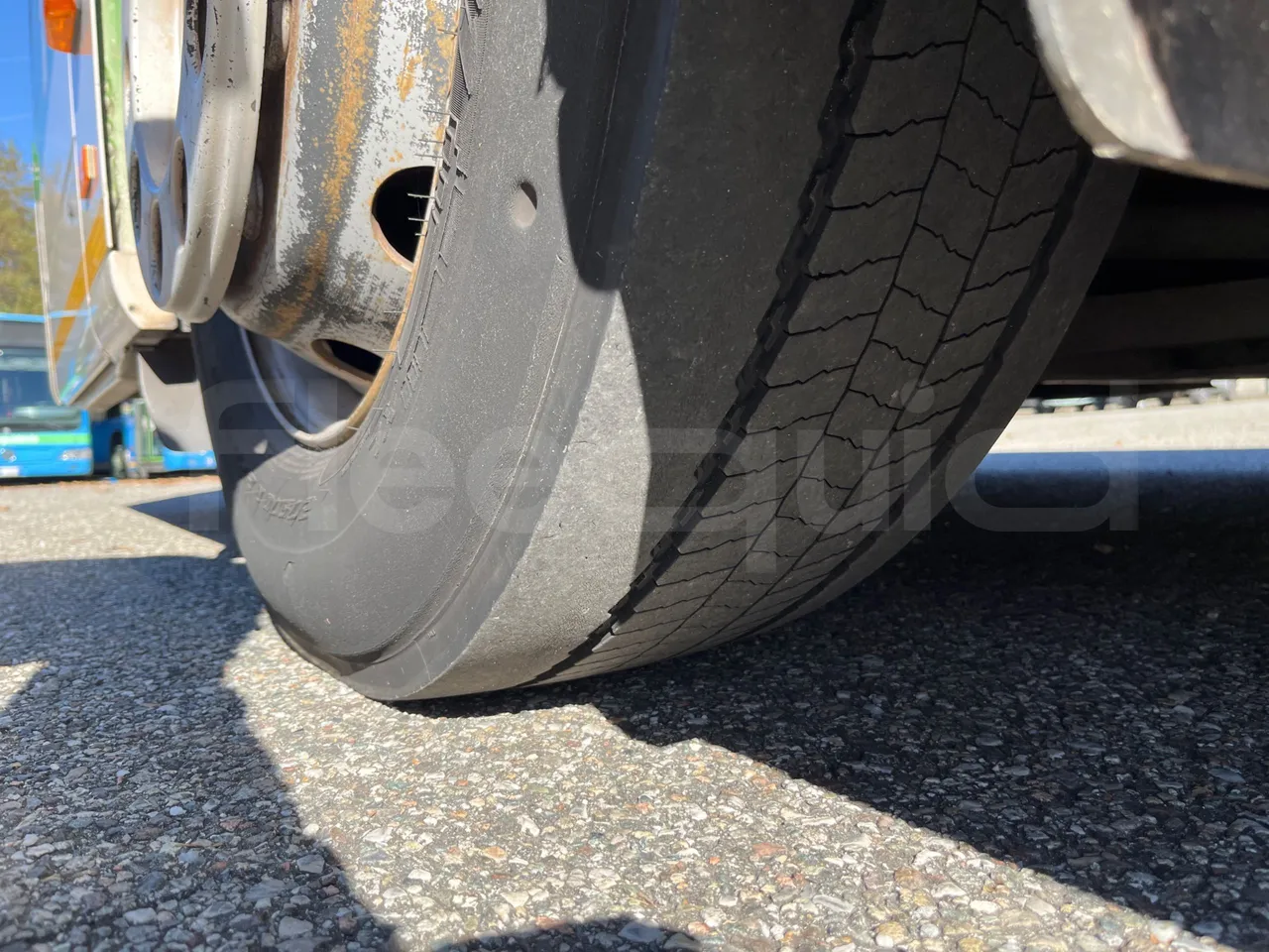 Mercedes-Benz O 530 G- 3P - Euro5 - 260kW - 17.940mt - tread condition front tires left