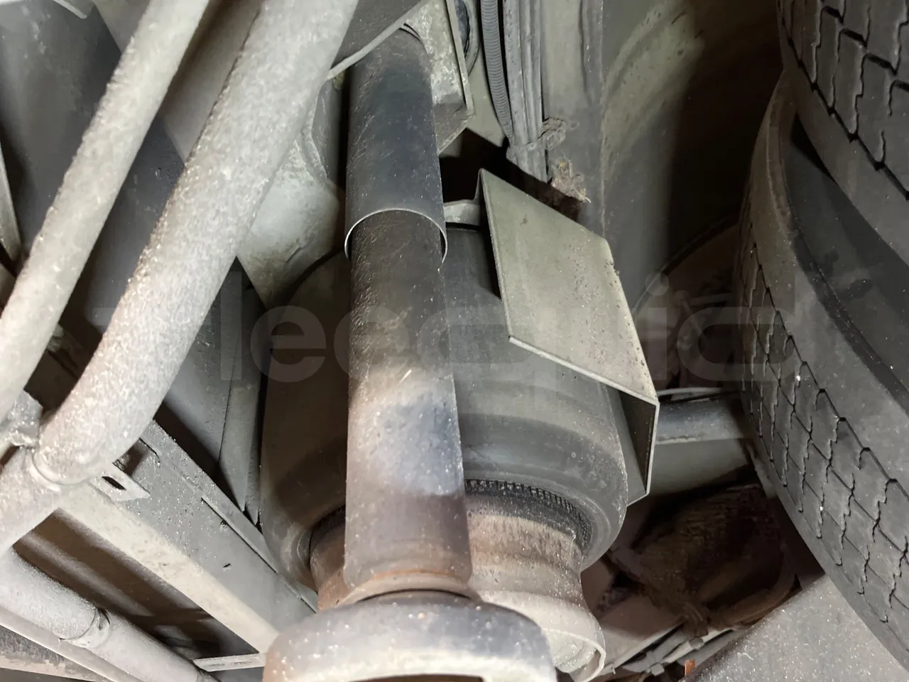 Mercedes-Benz O 530 G- 3P - Euro5 - 260kW - 17.940mt - axel 3 shock absorbers 1 left