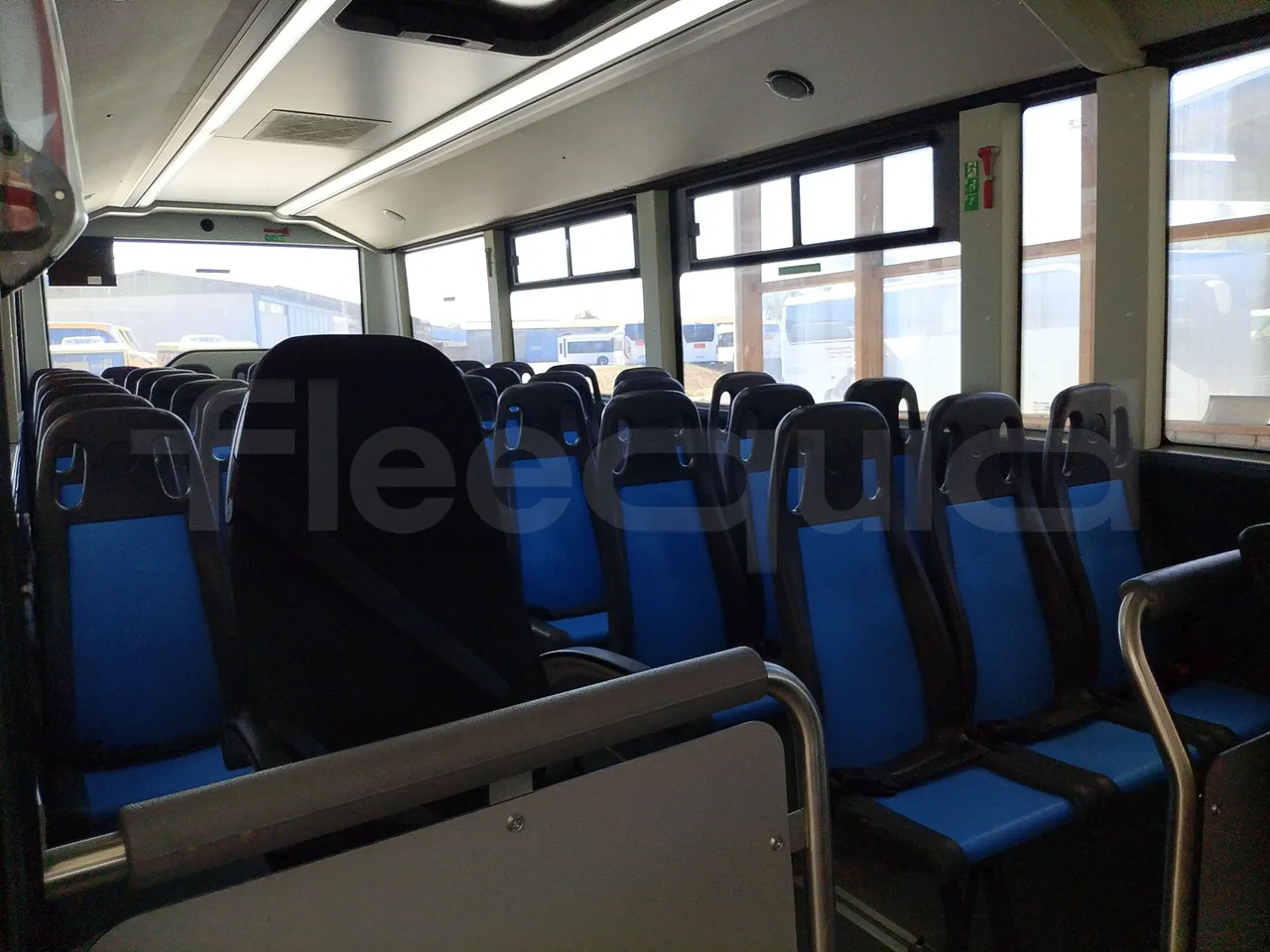 Iveco Indcar WGIVMY11 MOBI SCUOLABUS - EUR6 - 100Kw - 8,592m - jack and driver keys