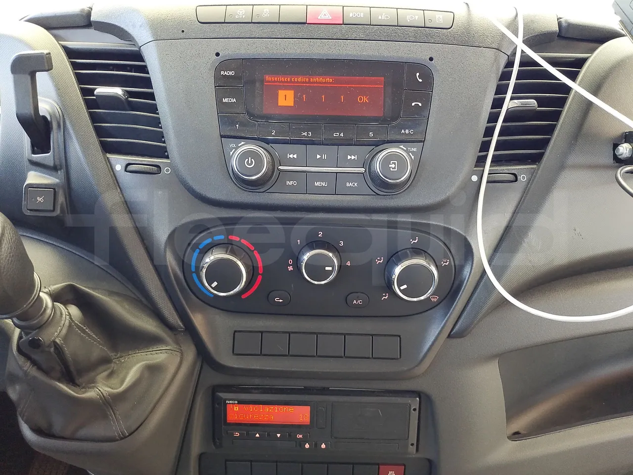 Iveco Indcar WGIVMY11 MOBI SCUOLABUS - EUR6 - 100Kw - 8,592m - radio accessories photo