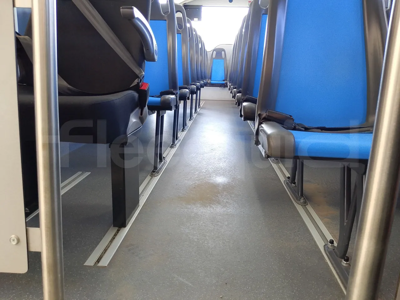 Iveco Indcar WGIVMY11 MOBI SCUOLABUS - EUR6 - 100Kw - 8,592m - seat brackets photo