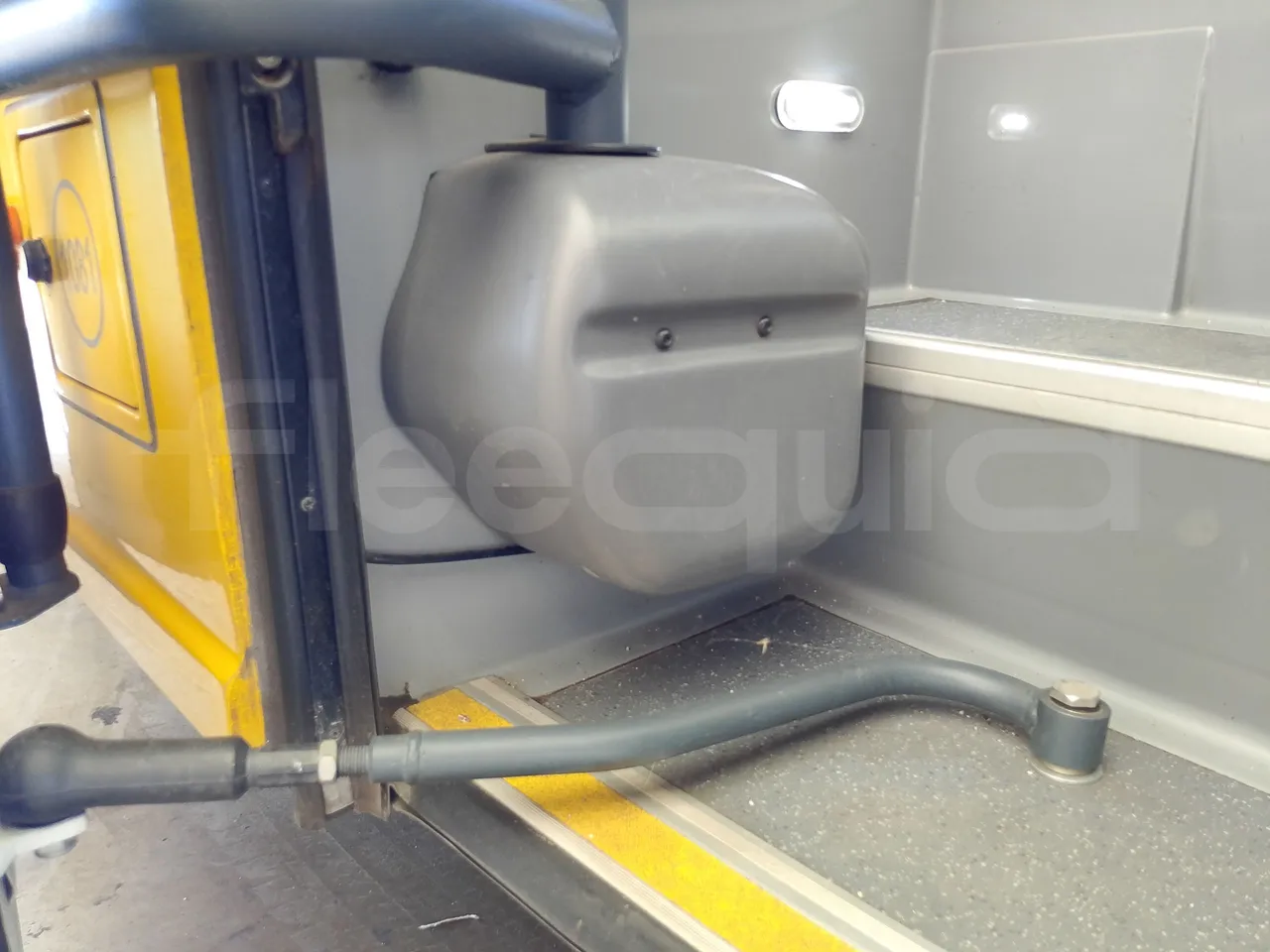 Iveco Indcar WGIVMY11 MOBI SCUOLABUS - EUR6 - 100Kw - 8,592m - door mechanism photo
