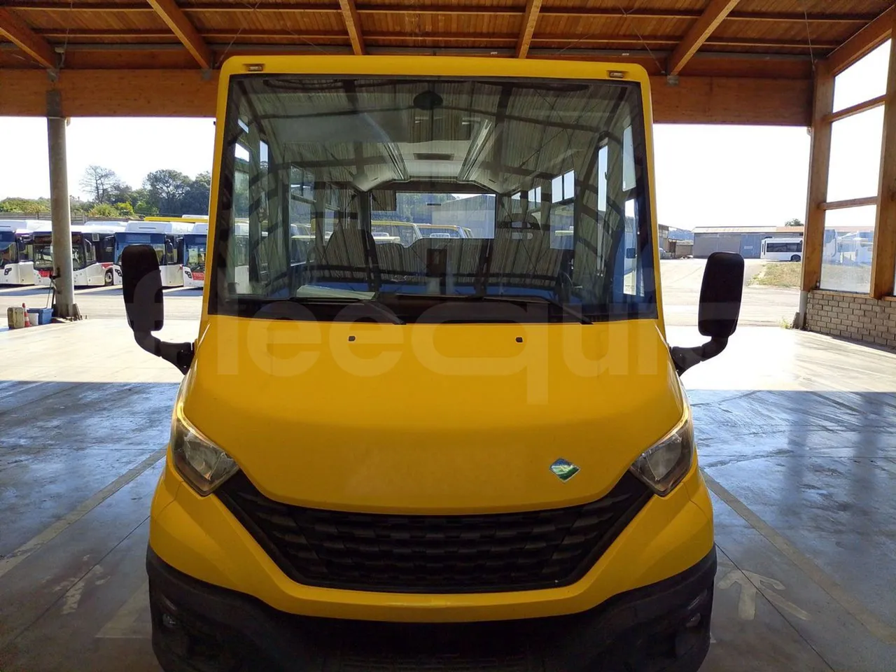 Iveco Indcar WGIVMY11 MOBI SCUOLABUS - EUR6 - 100Kw - 8,592m - front photo