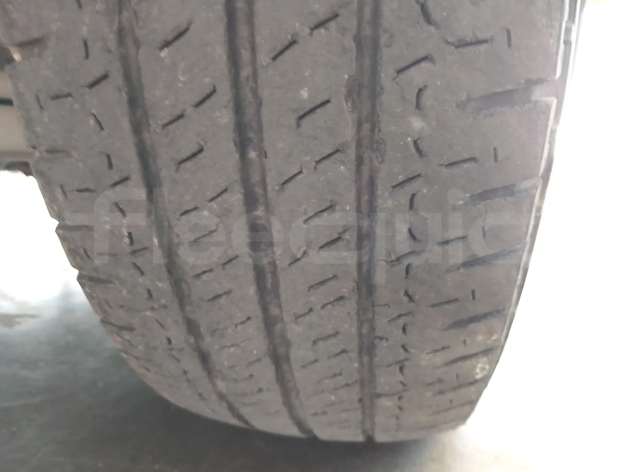Iveco Indcar WGIVMY11 MOBI SCUOLABUS - EUR6 - 100Kw - 8,592m - tread condition front tires left
