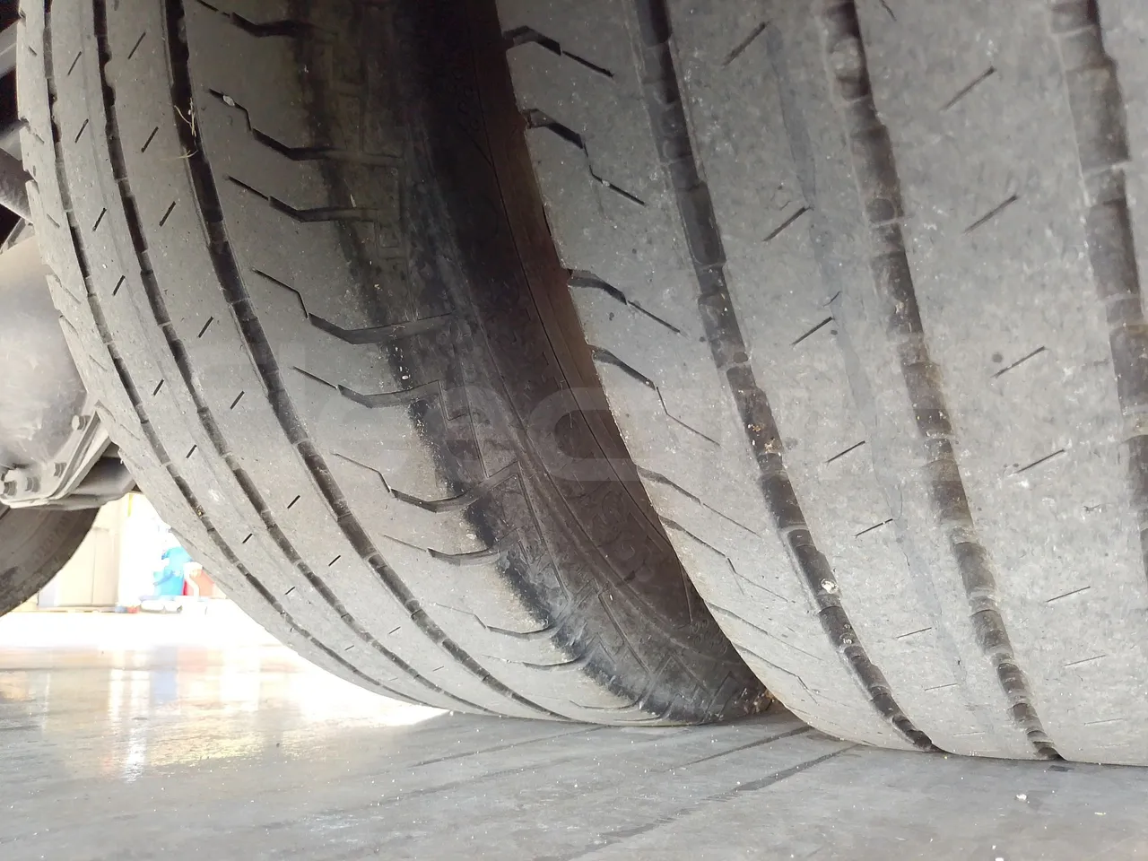 Iveco Indcar WGIVMY11 MOBI SCUOLABUS - EUR6 - 100Kw - 8,592m - tread condition third axle tires left