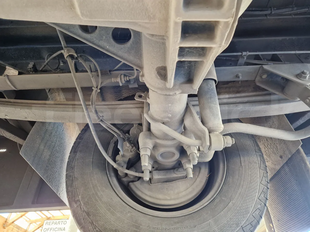 Iveco Indcar WGIVMY11 MOBI SCUOLABUS - EUR6 - 100Kw - 8,592m - axle 2 shock absorbers 1 left
