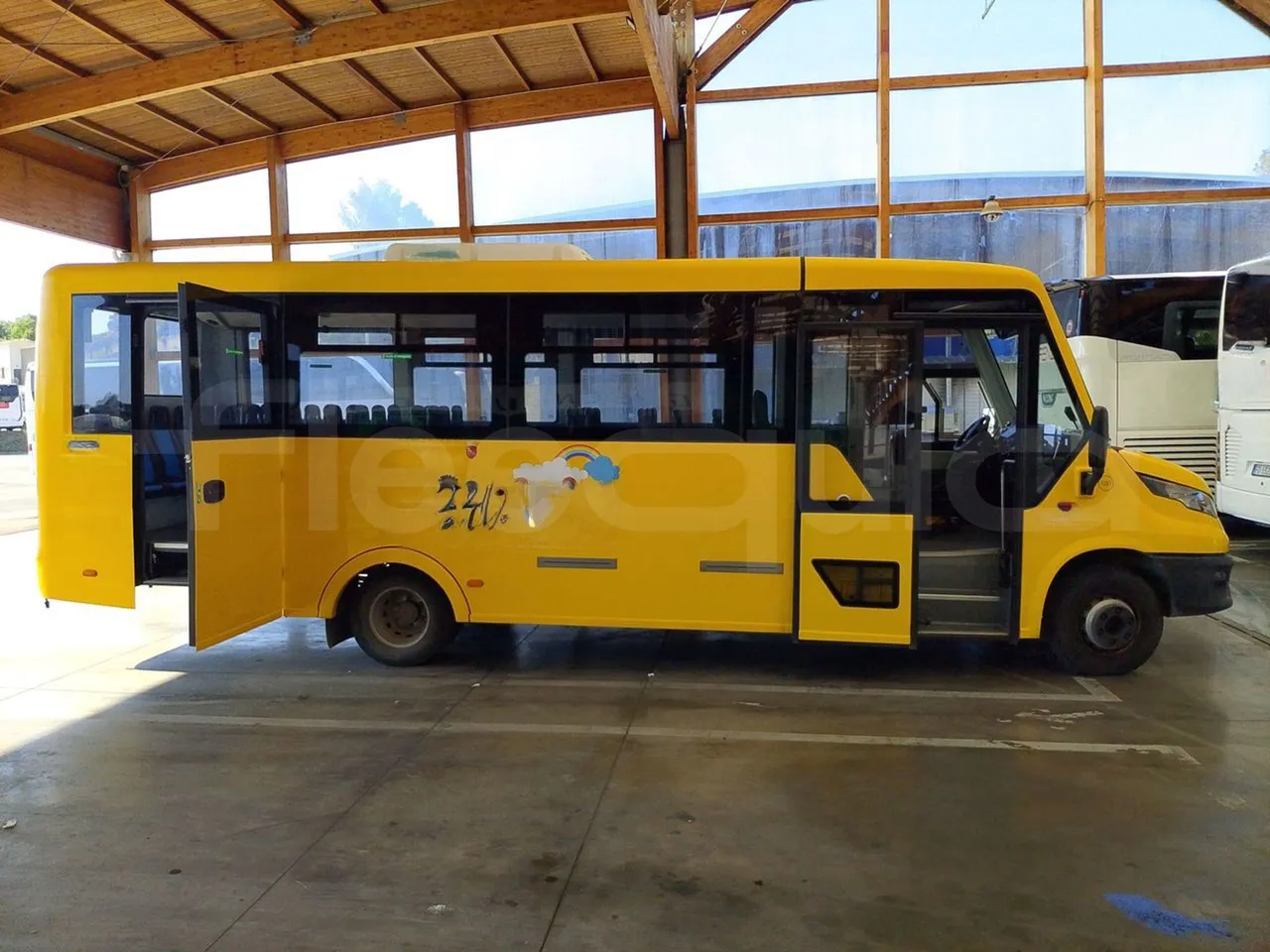 Iveco Indcar WGIVMY11 MOBI SCUOLABUS - EUR6 - 100Kw - 8,592m - right side doors open