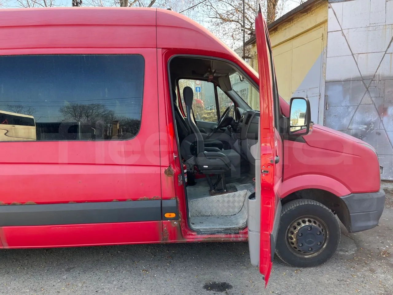 Volkswagen Crafter Euro6 - 120kW - 7.345mt - front door 1 open