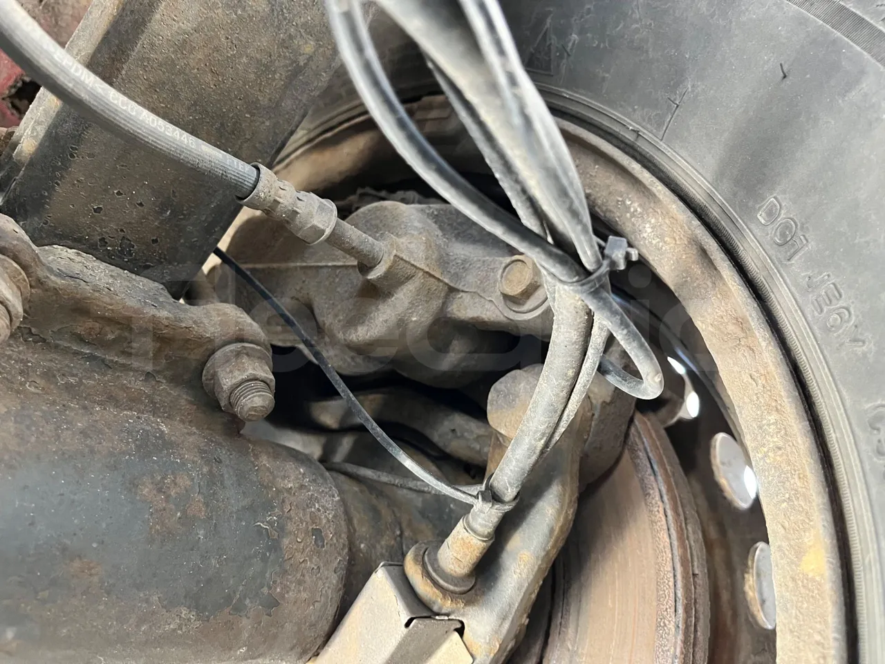 Volkswagen Crafter Euro6 - 120kW - 7.345mt - axle 2 caliper brakes left