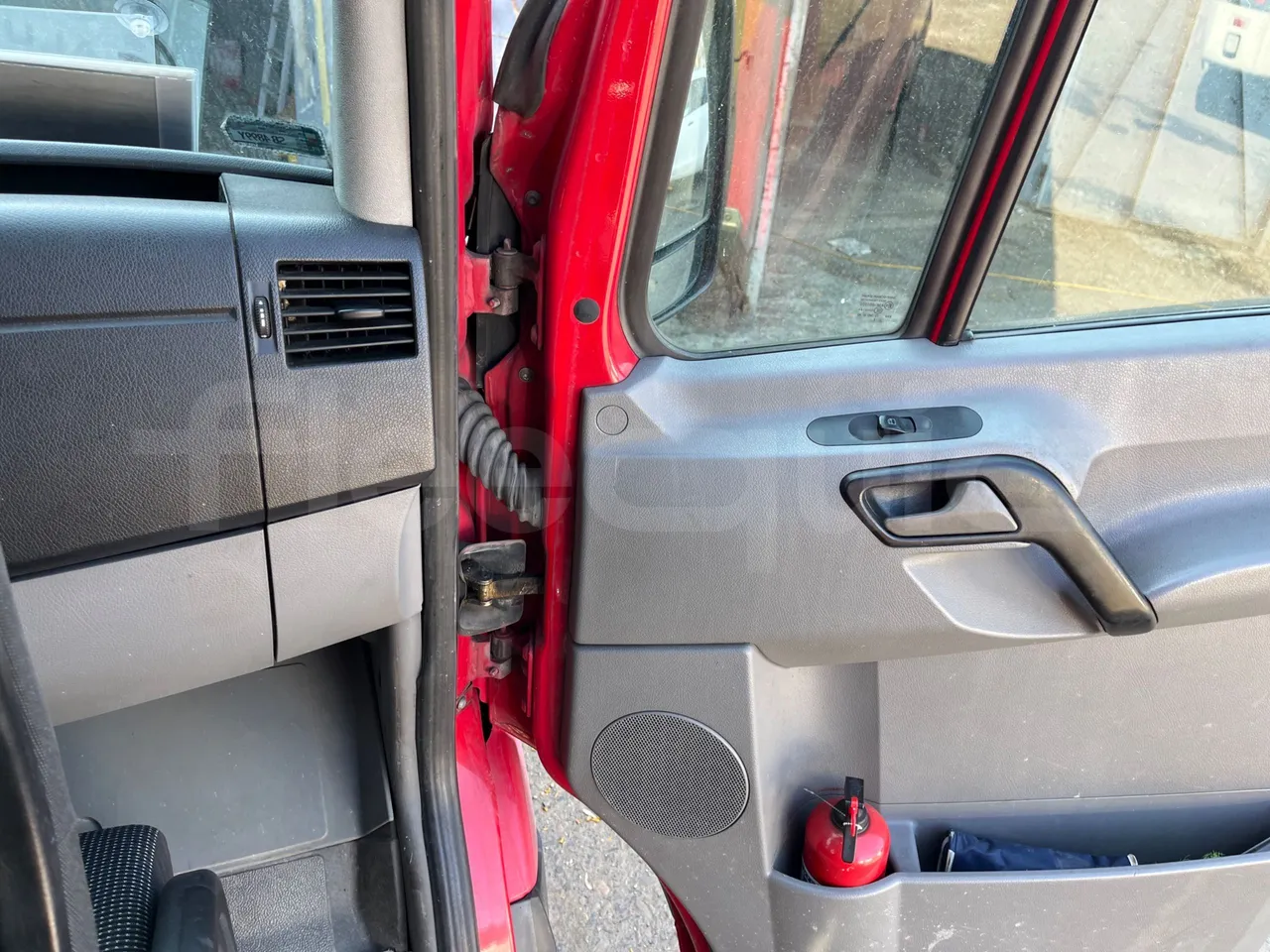 Volkswagen Crafter Euro6 - 120kW - 7.345mt - door mechanism photo