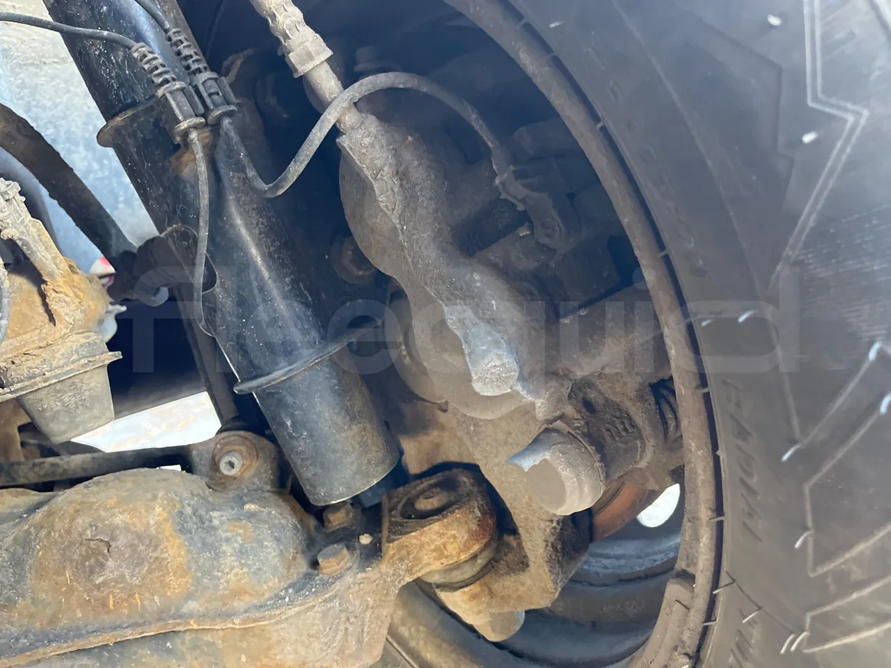 Volkswagen Crafter Euro6 - 120kW - 7.345mt - front brake calipers right