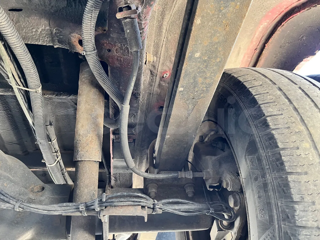 Volkswagen Crafter Euro6 - 120kW - 7.345mt - axle 2 shock absorbers 1 left