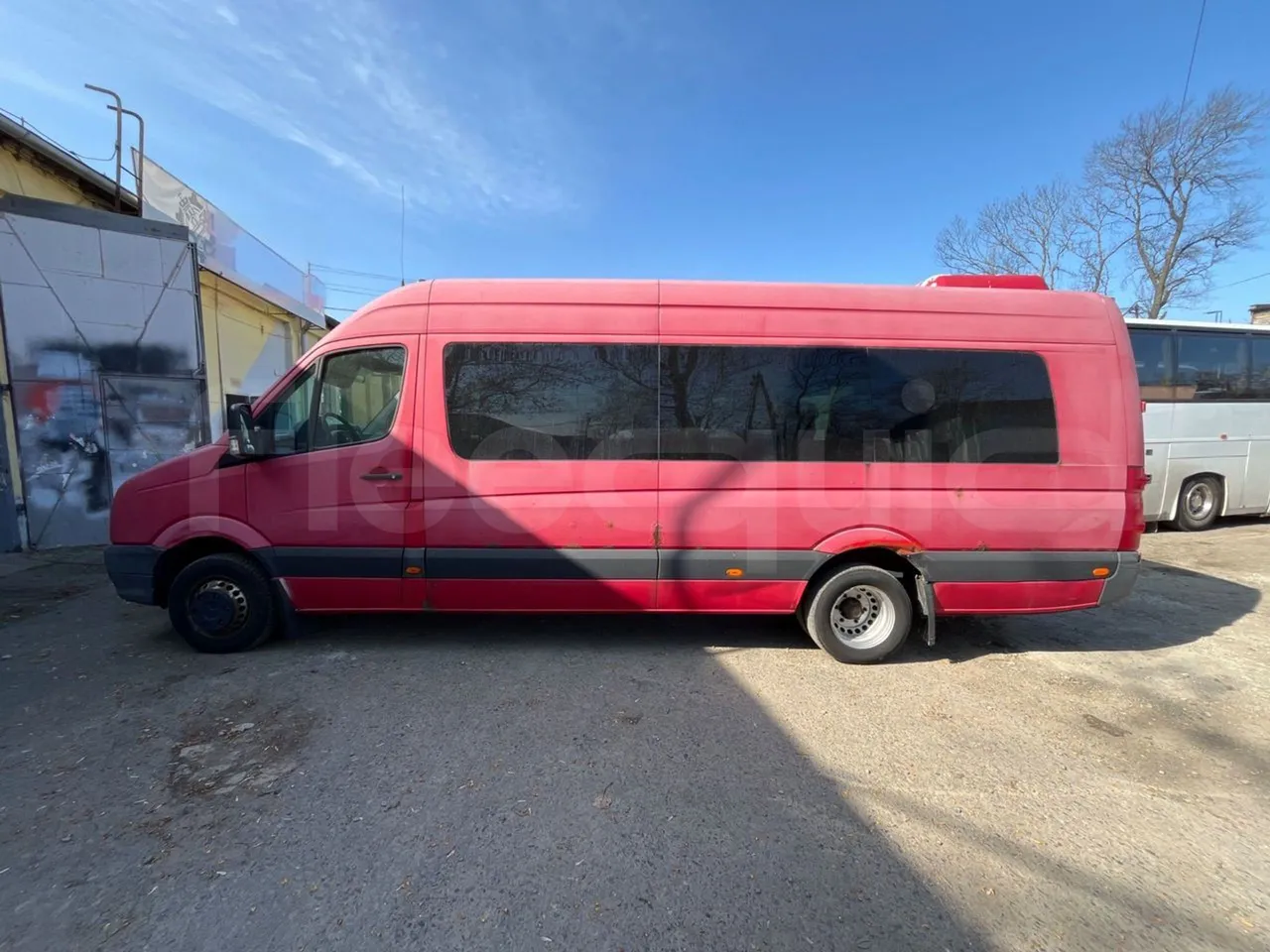 Volkswagen Crafter Euro6 - 120kW - 7.345mt - left side photo