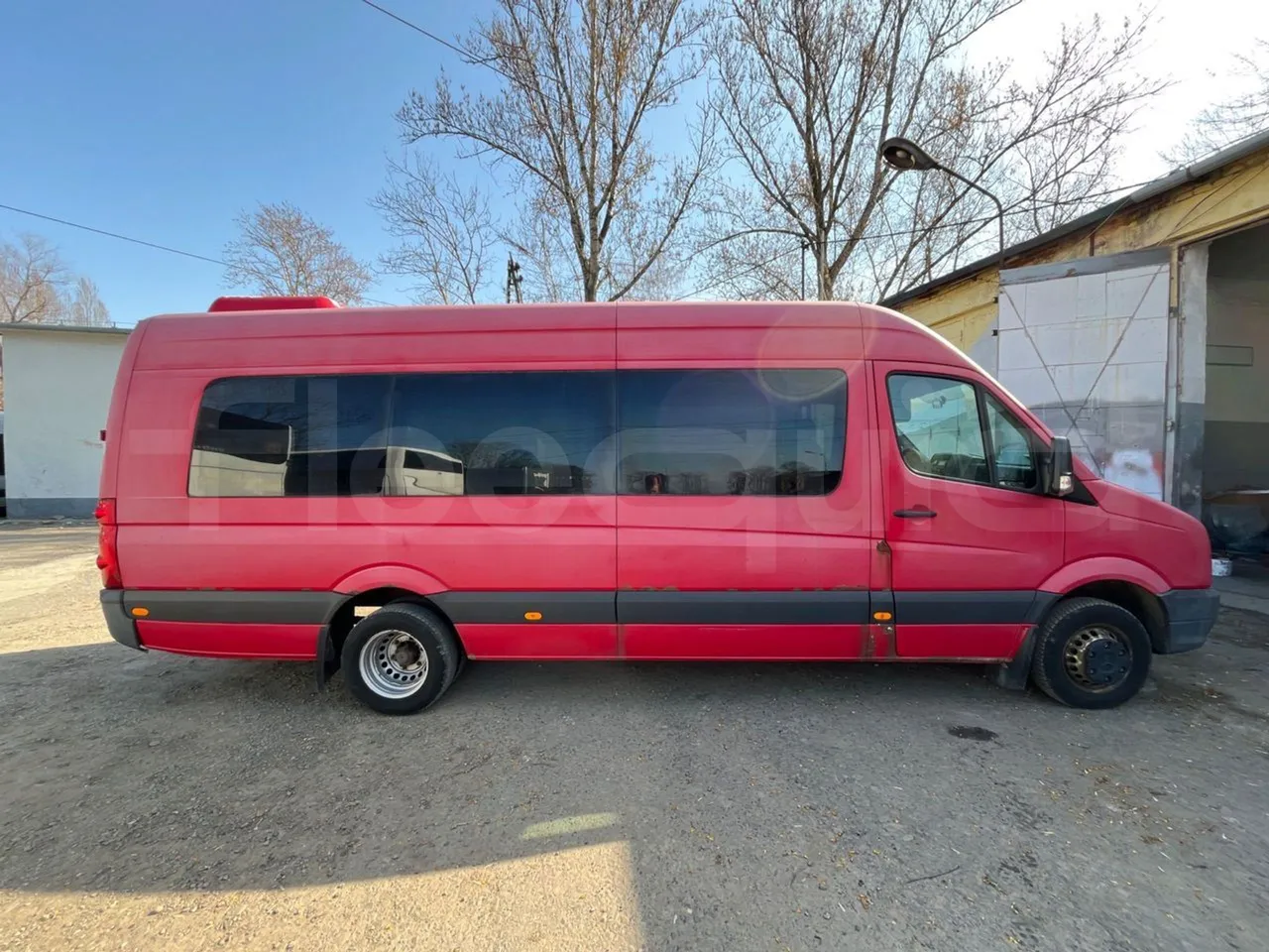 Volkswagen Crafter Euro6 - 120kW - 7.345mt - right side doors closed