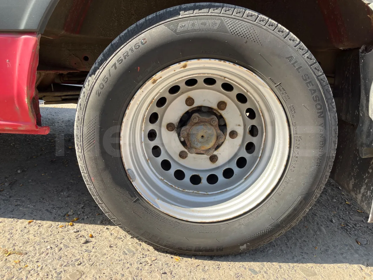 Volkswagen Crafter Euro6 - 120kW - 7.345mt - rear left tire photo