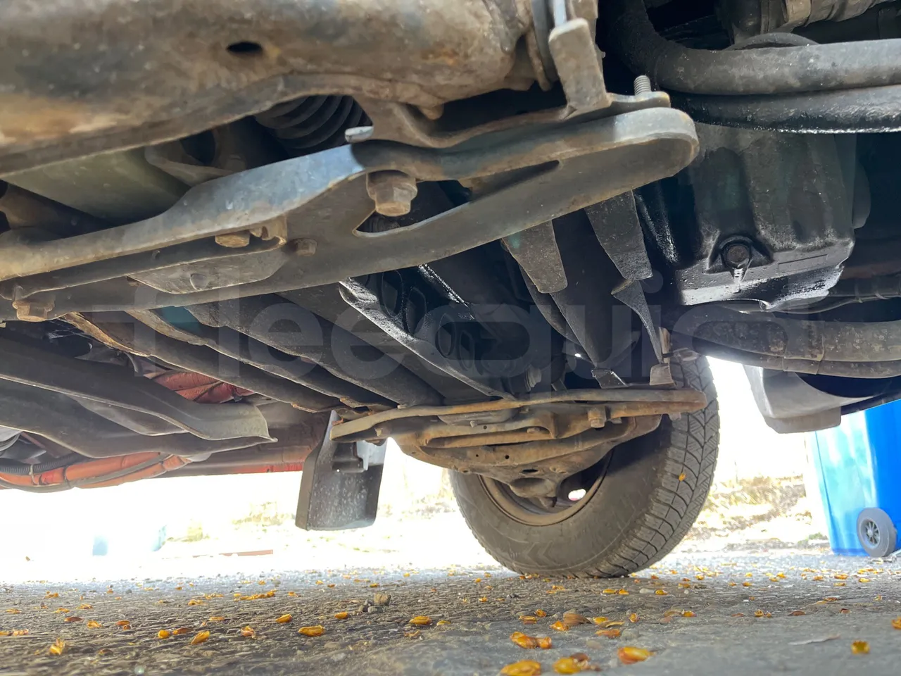 Volkswagen Crafter Euro6 - 120kW - 7.345mt - front axle right side