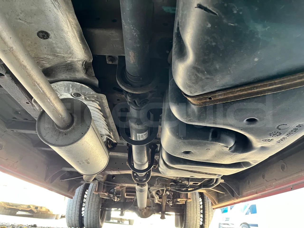 Volkswagen Crafter Euro6 - 120kW - 7.345mt - central undercarriage photo