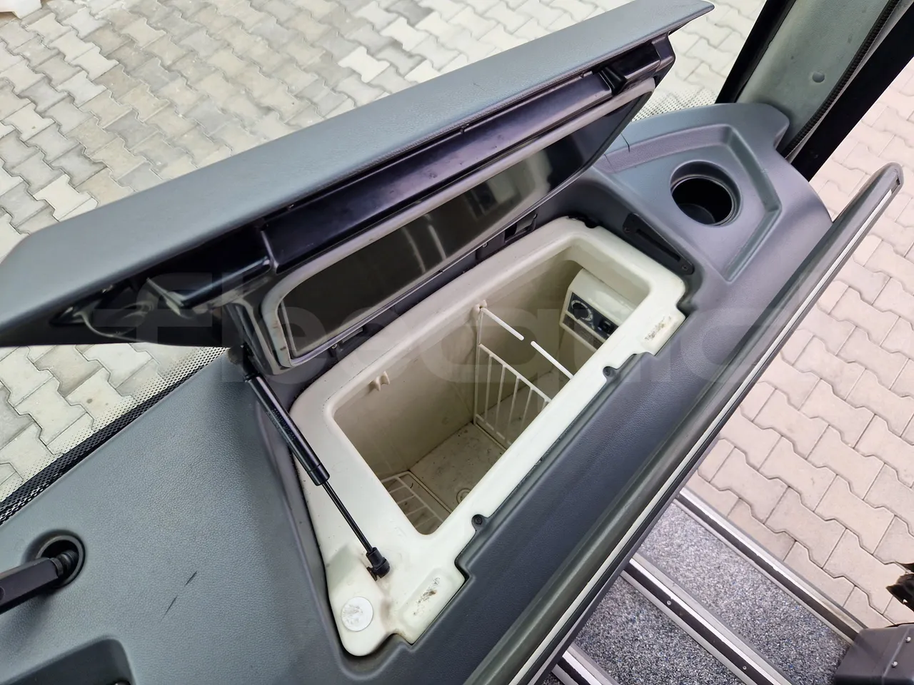 Mercedes-Benz Tourismo RHD / Euro 6 - 290 Kw - 12,140 Mt - jack and driver keys