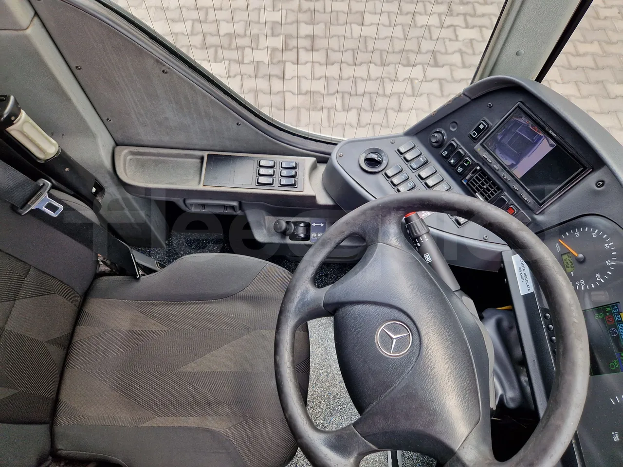 Mercedes-Benz Tourismo RHD / Euro 6 - 290 Kw - 12,140 Mt - onboard devices 3