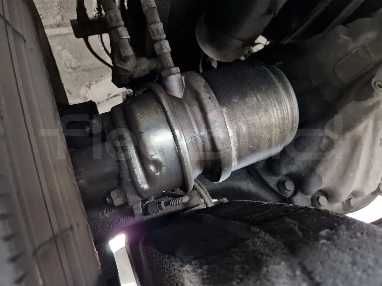 Mercedes-Benz Tourismo RHD / Euro 6 - 290 Kw - 12,140 Mt - axle 2 caliper brakes right