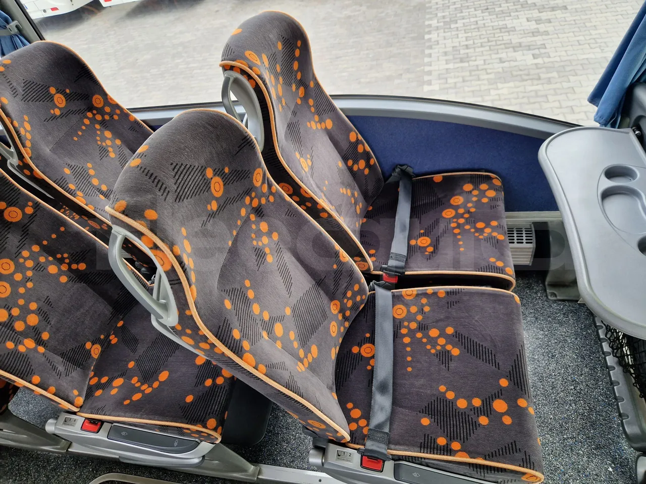 Mercedes-Benz Tourismo RHD / Euro 6 - 290 Kw - 12,140 Mt - central seat safety belt