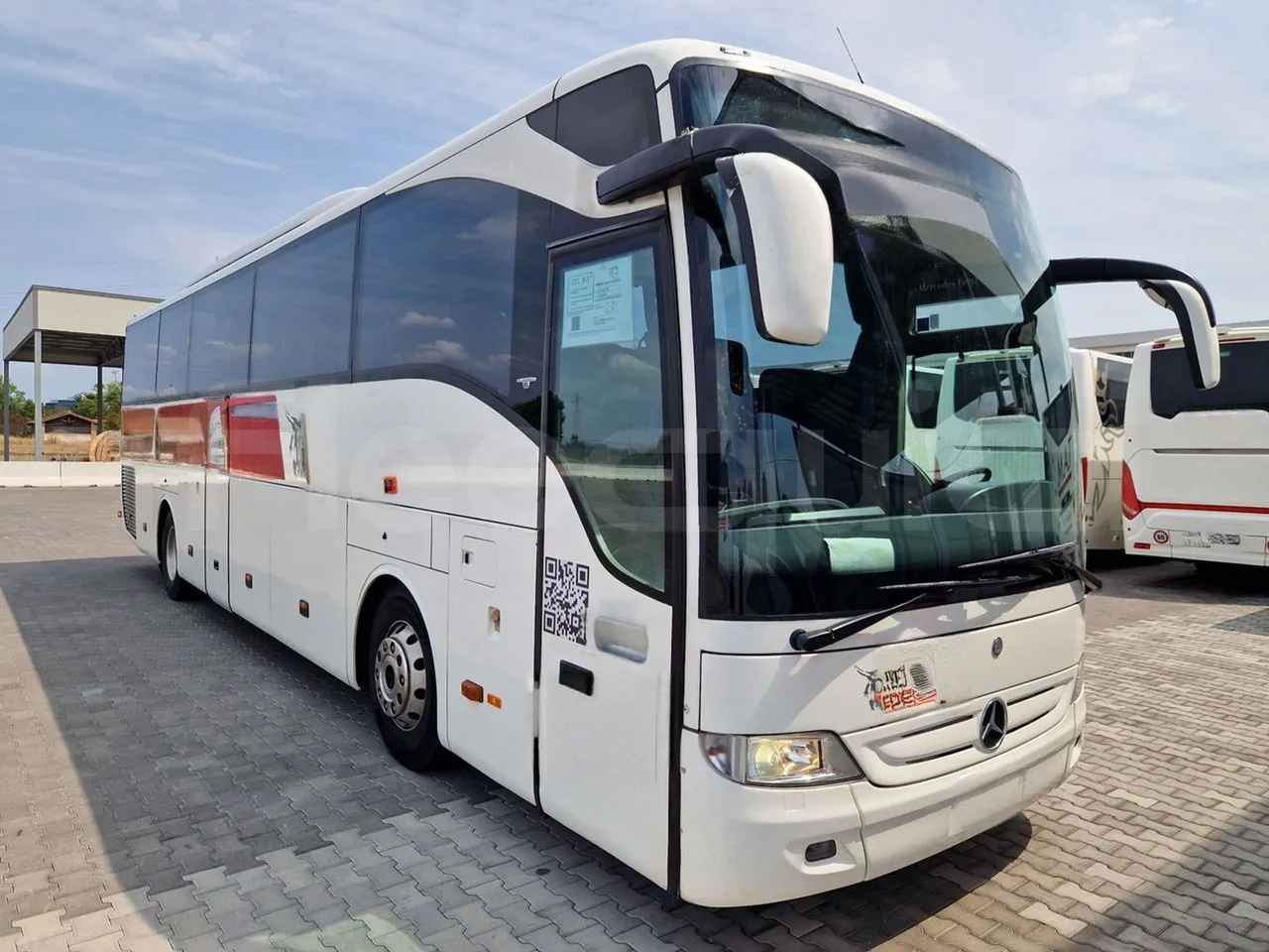 Mercedes-Benz Tourismo RHD / Euro 6 - 290 Kw - 12,140 Mt - Base cover photo