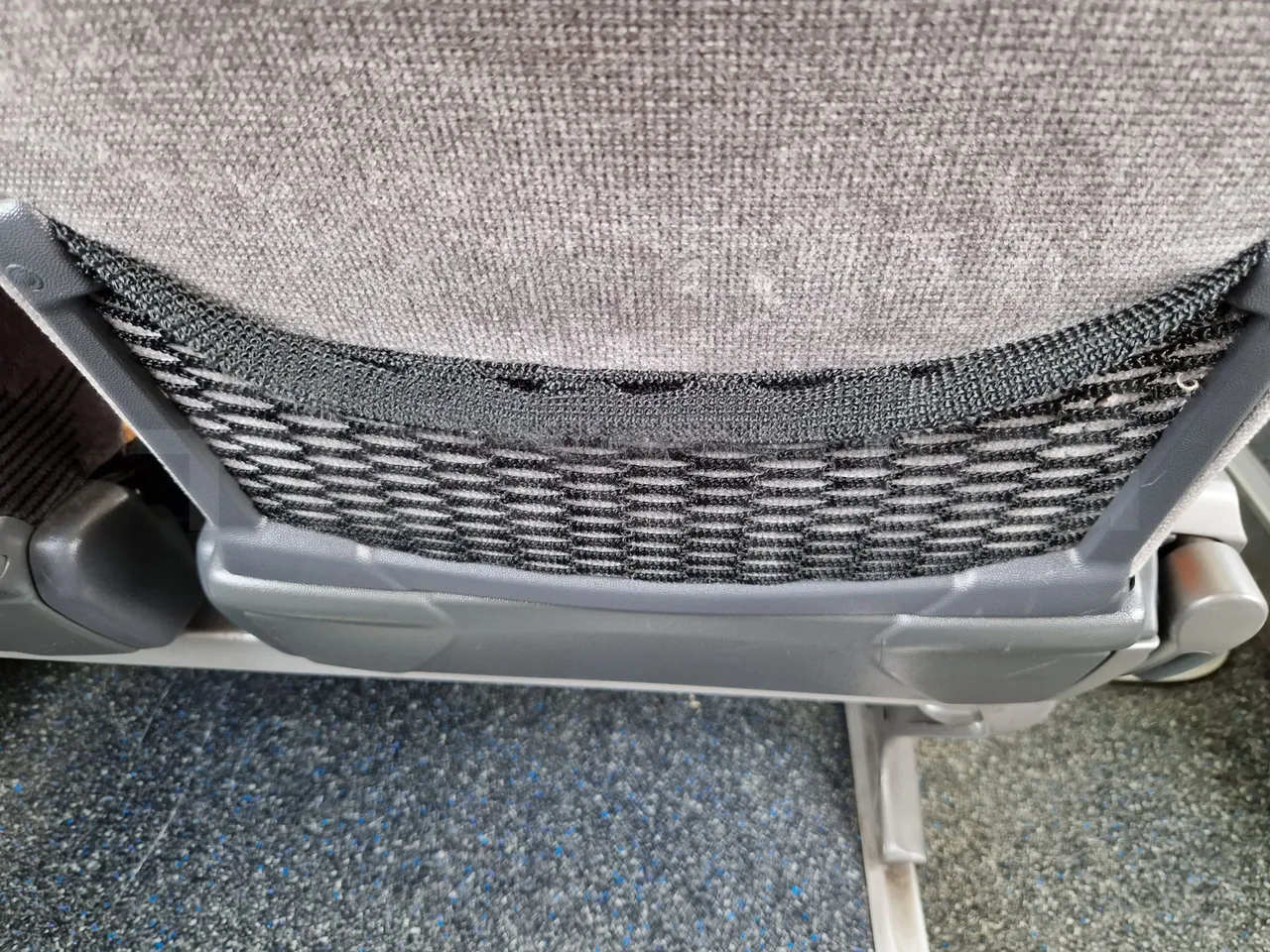 Mercedes-Benz Tourismo RHD / Euro 6 - 290 Kw - 12,140 Mt - mesh detail photo