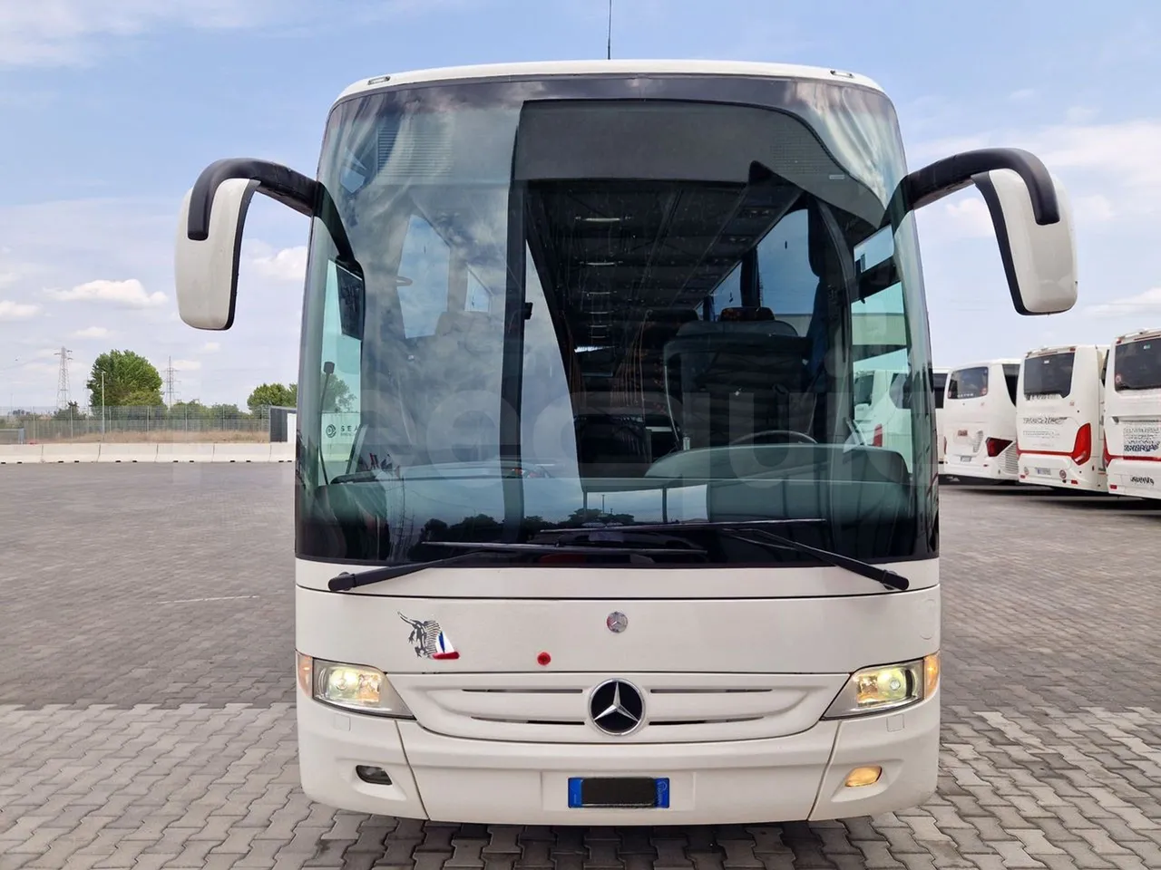 Mercedes-Benz Tourismo RHD / Euro 6 - 290 Kw - 12,140 Mt - front photo