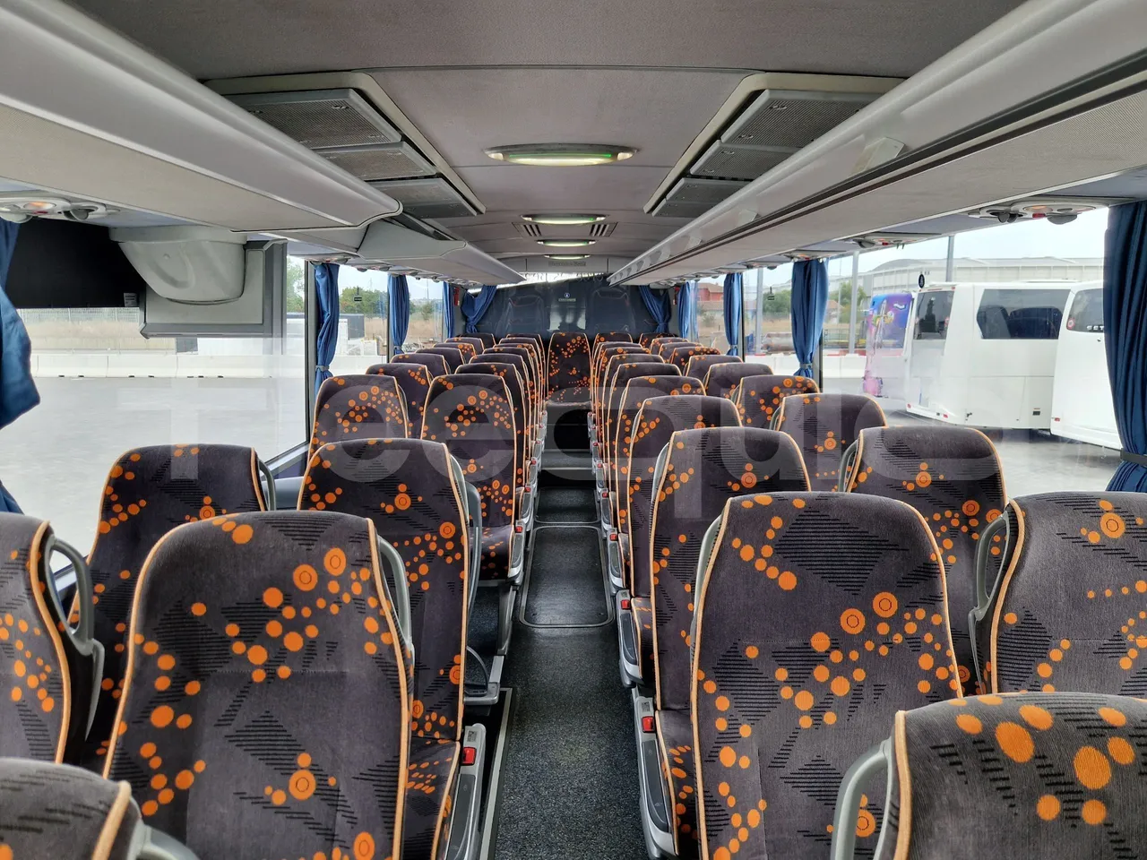 Mercedes-Benz Tourismo RHD / Euro 6 - 290 Kw - 12,140 Mt - interior reverse seats driver height (mandatory for bus to scrap)