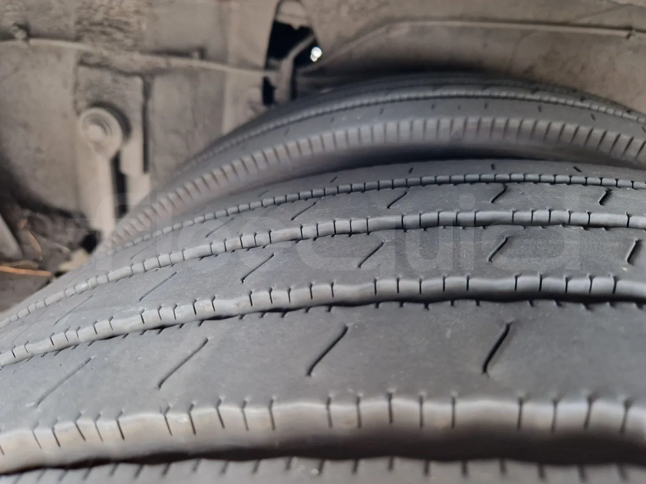 Mercedes-Benz Tourismo RHD / Euro 6 - 290 Kw - 12,140 Mt - tread condition second axle tires right