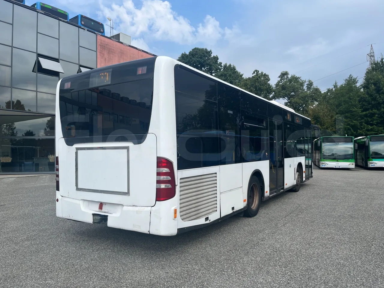 Mercedes-Benz Citaro K - 3/4 Rear Right Side