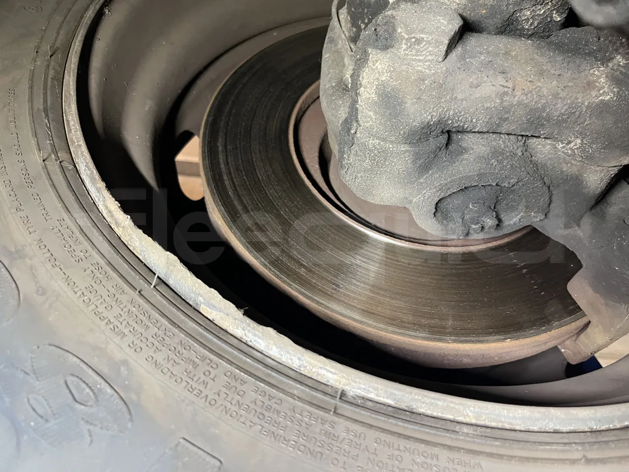 Mercedes-Benz Citaro K - First Axle Discs Left Side