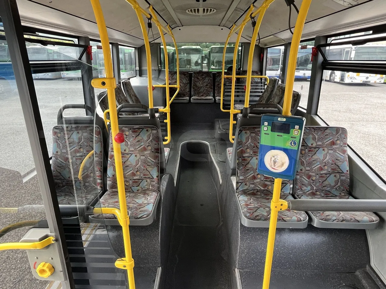 Mercedes-Benz Citaro K - Reverse Seats From Middle Position