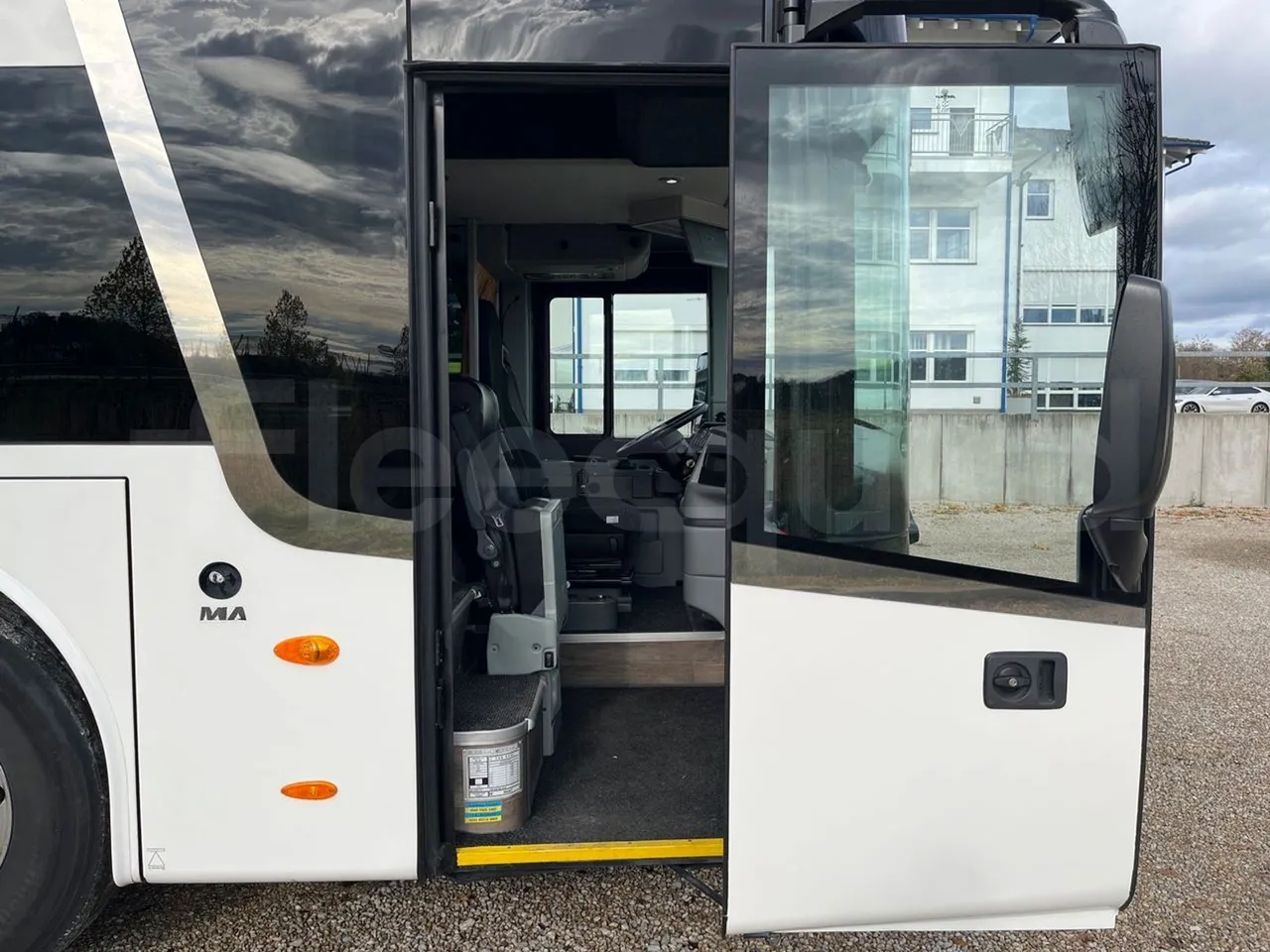 Van Hool Astromega TDX25 - EUR6 - 390kW - 13.15m - front door 1 open